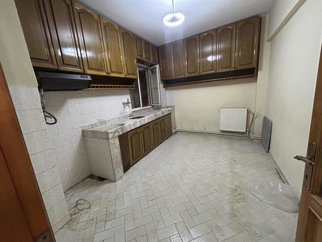 İZMİT TURAN GÜNEŞ DE SATILIK ARAKAT GENİŞ 2+1 DAİRE