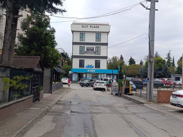 KONAK HASTANESİNE YAKIN, TERASLI 2,5+1 EŞYALI KİRALIK DAİRE