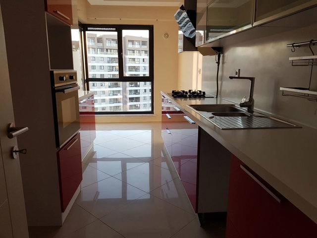 SİNPAŞ LİVA SATIŞ OFİSİ REMAX PROF SEZAİ T. SATILIK 2+1 GÖLET MANZARALI