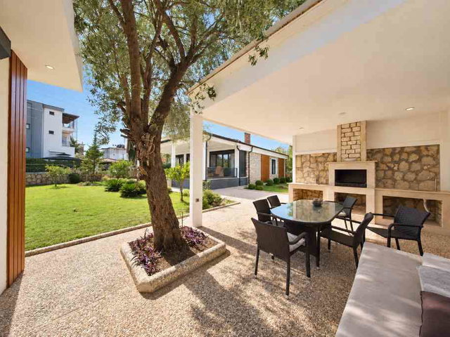 KEPEZ DUACI'DA 1.250 M² ARSALI MÜSTAKİL VİLLA