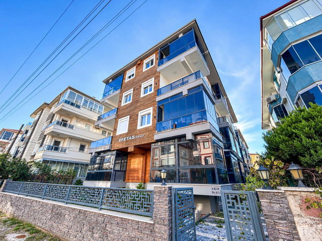 AYVALIK SARIMSAKLI’DA  MANZARALI, ASANSÖRLÜ SATILIK 1+1 DAİRE