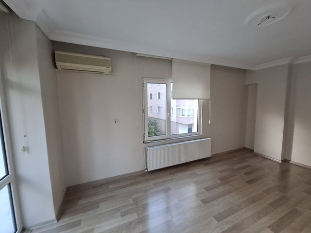 KARTAL CEVİZLİ'DE MERKEZİ KONUMDA KİRALIK ARAKAT 2+1 DAİRE