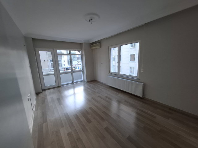 KARTAL CEVİZLİ'DE MERKEZİ KONUMDA KİRALIK ARAKAT 2+1 DAİRE