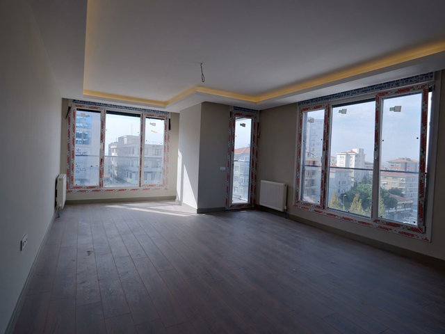 ZIVERBEY MINIBÜS CADDESI ÜZERINDE SATILIK SIFIR 2+1 DAIRE 110 M2