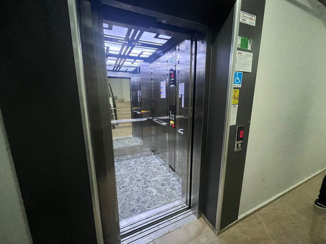 TUZLA İÇMELERDE 140 M² 4+2 TERASLI KAPALI OTOPARKLI DAİRE