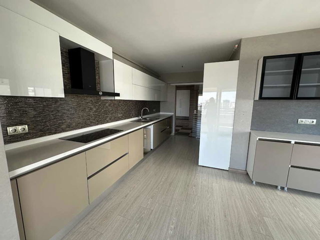 KAŞMIR MAVI ORKIDE’DE GÖL VE ŞEHIR MANZARALI SATILIK 4+1 DAIRE