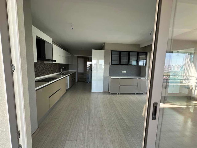 KAŞMIR MAVI ORKIDE’DE GÖL VE ŞEHIR MANZARALI SATILIK 4+1 DAIRE