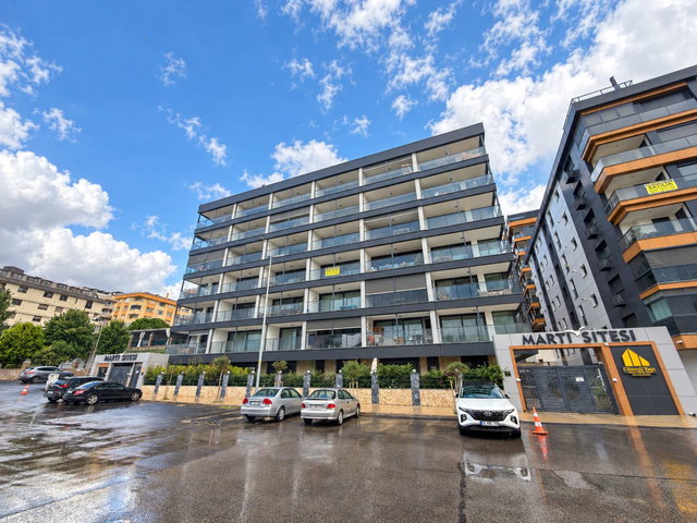 PENDİK'TE KAPANMAZ DENİZ MANZARALİ KONFORLU 3+1 DAİRE