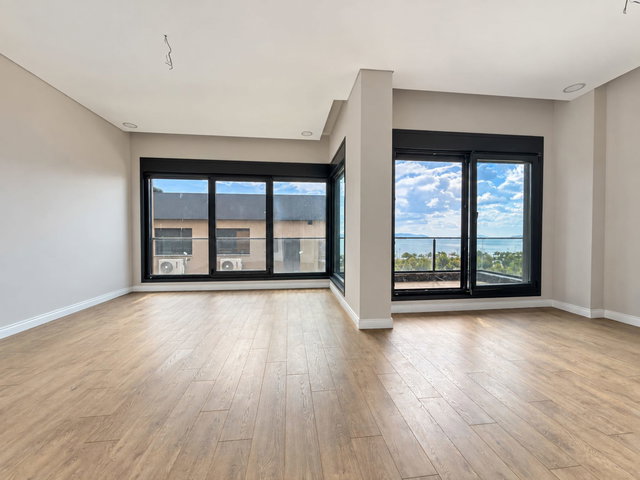 PENDİK'TE KAPANMAZ DENİZ MANZARALİ KONFORLU 3+1 DAİRE
