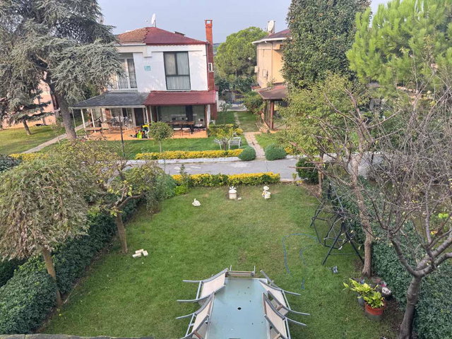 TUZLA POSTANE’DE YOKEŞ DENİZ SİTESİ’NDE GÜNEY-DOĞU CEPHELİ 2+1 KİRALIK VİLLA