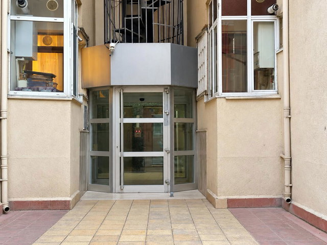 KURUCULAR SİTESİ’NDE METROYA YAKIN, YENİLENMİŞ SATILIK 2+1 DAİRE