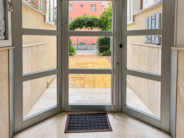 KURUCULAR SİTESİ’NDE METROYA YAKIN, YENİLENMİŞ SATILIK 2+1 DAİRE