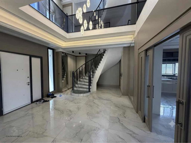 PAZARLIKLI KÖŞE KONUM 6+1 TRİPLEX NİRVANA 75 VİLLA/TAPU HAZIR