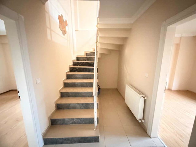 BAĞÇEŞMEDE MERKEZİ KONUMDA 2+1 TERS DUBLEKS KİRALIK DAİRE