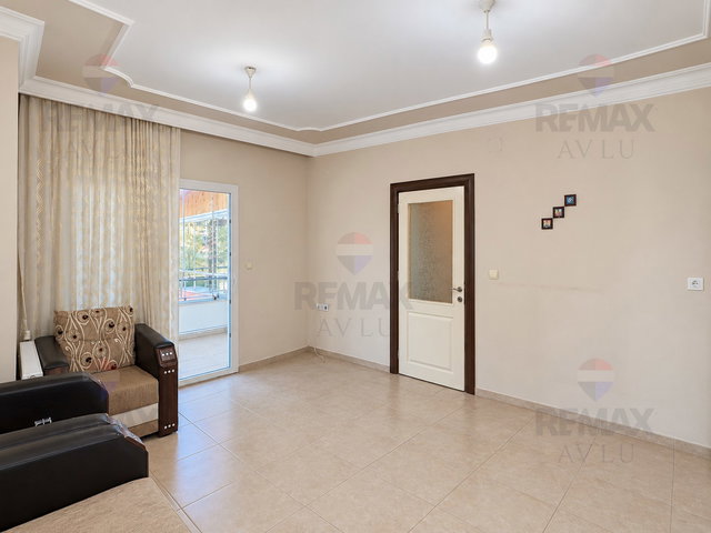REMAX AVLU'DAN ÜNİVERSİTE CAD.'NDE TERASLI  KİRALIK 1+1 DAİRE