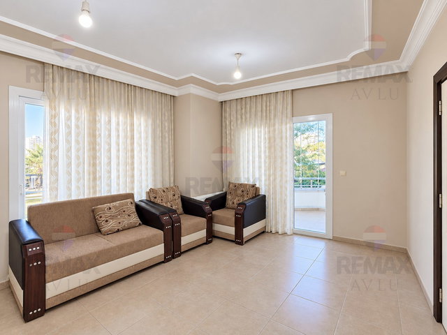 REMAX AVLU'DAN ÜNİVERSİTE CAD.'NDE TERASLI  KİRALIK 1+1 DAİRE