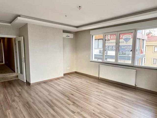 KADIKÖY MİNİBÜS CADDESİ’NDE 84 M2 NET KİRALIK 2+1 DAİRE