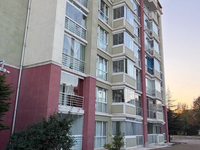 REMAX ELMAS'TAN ERYAMAN ANKAPARK EVLERİN'DE İÇİ YENİ YAPILI 3+1