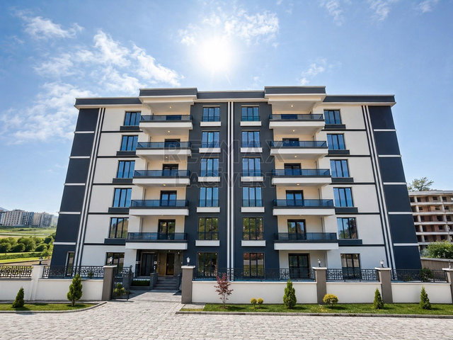 RE/MAX LACİVERT'TEN YILDIZKENT'TE SATILIK 4+1 DAİRE