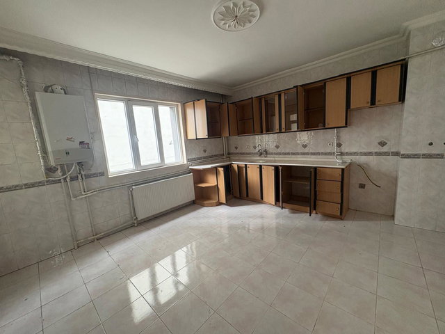 REMAX İLKE'DEN KAYAKYOLU'NDA 3+1 KİRALIK DAİRE