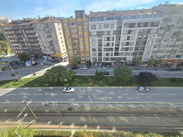 REMAX MOD'DAN CUMHURİYET BULVARI ÜZERİNDE SATILIK 3+1