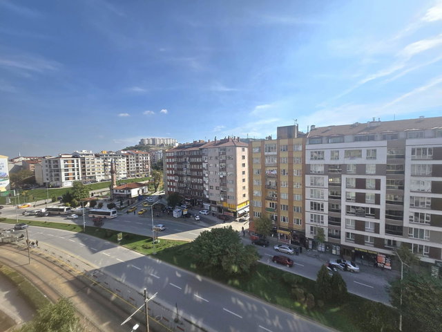 REMAX MOD'DAN CUMHURİYET BULVARI ÜZERİNDE SATILIK 3+1