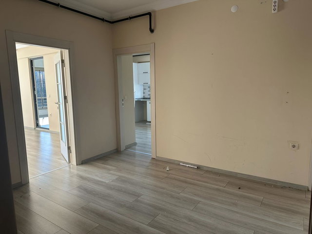 YALINCAK MAHALLESİNDE SITE IÇERISINDE 3+1 KİRALIK DAİRE