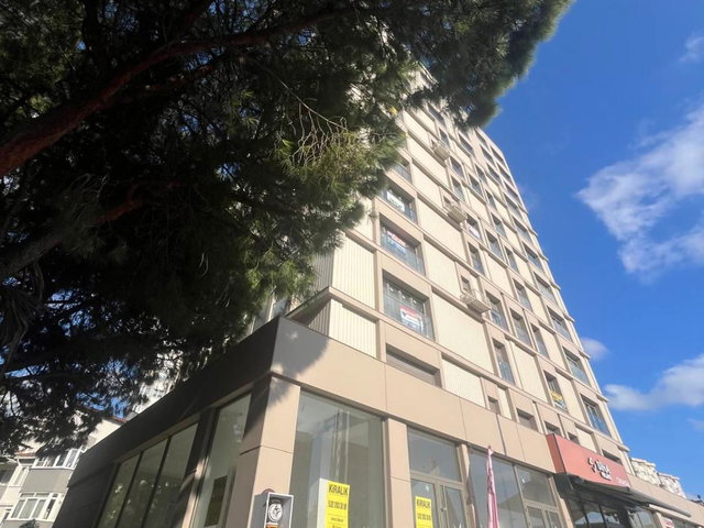 BOSTANCI'DA MINIBÜS CADDESI ÜSTÜNDE YENI BINADA KIRALIK DAIRE...