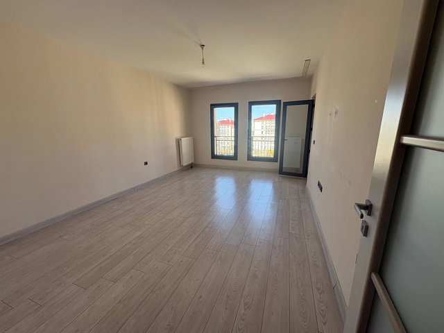 REMAX İLKE'DEN YILDIZKENT OSMANGAZİ TOKİ' DE 2+1 KİRALIK DAİRE