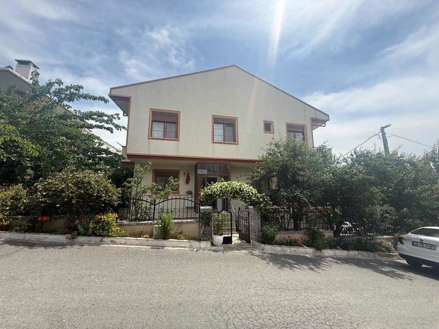 SILIVRI SELIMPAŞA MAH ARAPTEPE MEVKII SATILIK TRIPLEX VILLA
