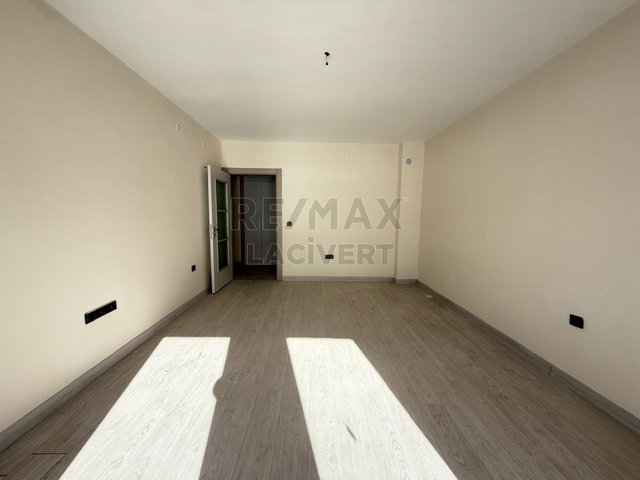 RE/MAX LACIVERT'TEN OSMANGAZI TOKILER'DE SATILIK 2+1 DAIRE