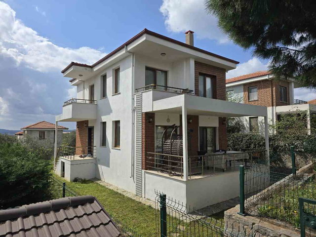 GÖMEÇ İNTALAND SEVGİ KÖYÜ’NDE SATILIK VİLLA