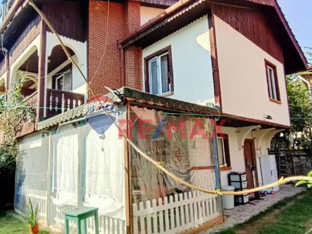 BEYKOZ AKBABA KÖYÜ SİTE İÇİ KİRALIK BAHÇELİ 4+2 VİLLA
