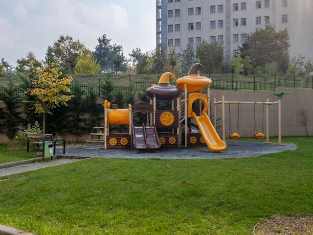 RE/MAX ADVANTAGE ODUNLUK PRESTIJ GOLD SITESI ARA KAT EKSTRALI 4+1 DAIRE