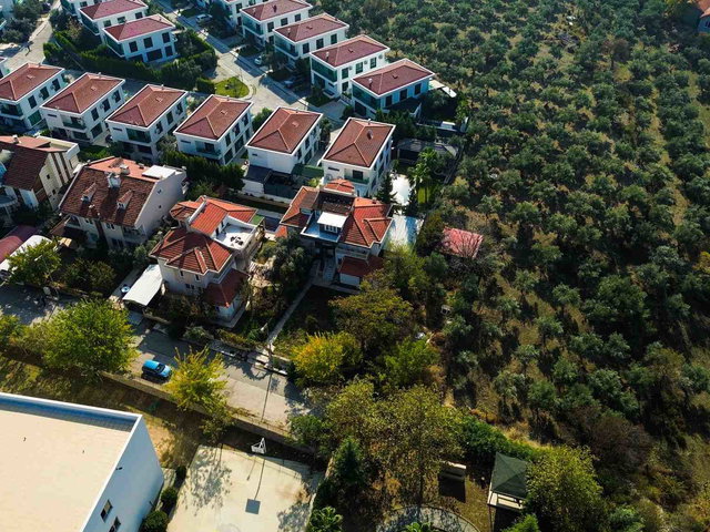 UNCUBOZKÖY VİLLALAR BÖLGESİ ÇİFT VİLLA ARSASI İLE SATILIKTIR
