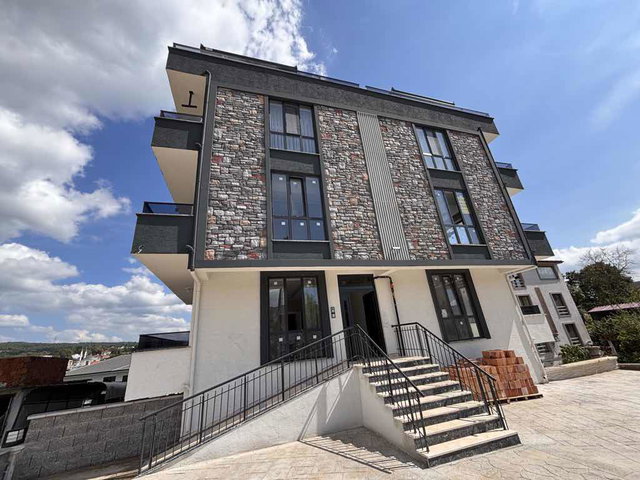 KARTEPE İBRIKDERE’DE 2 + 1 BAHÇE DUBLEKS