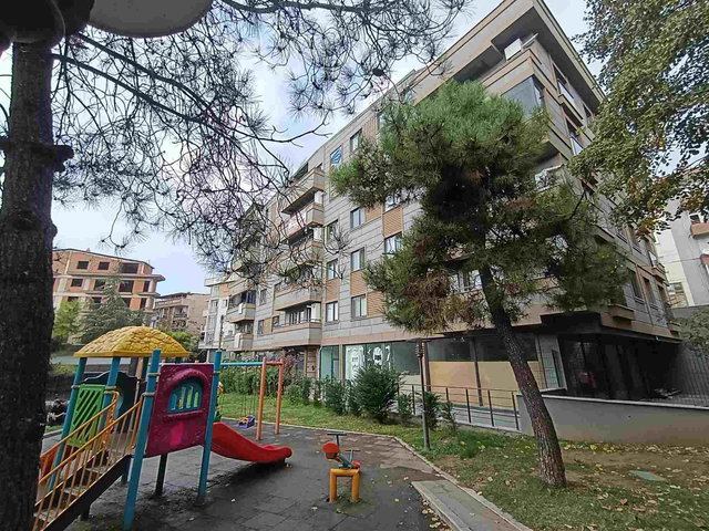 KÖŞKLÜ ÇEŞME PARKI'NIN İÇİNDE KAPALI VE AÇIK OTOPARKLI GENİŞ 2+1 SATILIK DAİRE