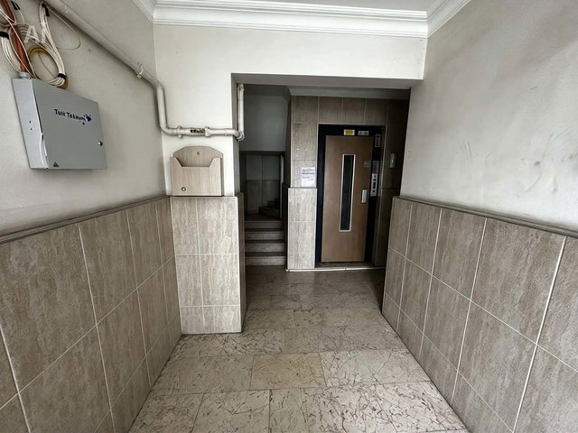 IZMIT KÖRFEZ MAH, E-5 YAKIN, ULAŞIM AVANYAJLI 4+1 ASANSÖRLÜ , GENIŞ SATILIK DAIRE