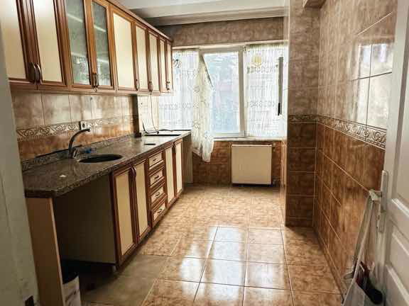 FIRSAT, ÇAKMAK MH. İKBAL CD. 100 M. KİRALIK 2+1 ARA KAT DAİRE,