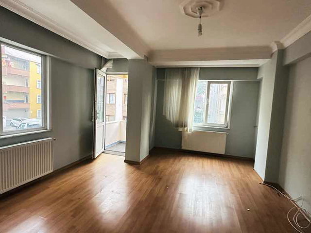 FIRSAT, ÇAKMAK MH. İKBAL CD. 100 M. KİRALIK 2+1 ARA KAT DAİRE,
