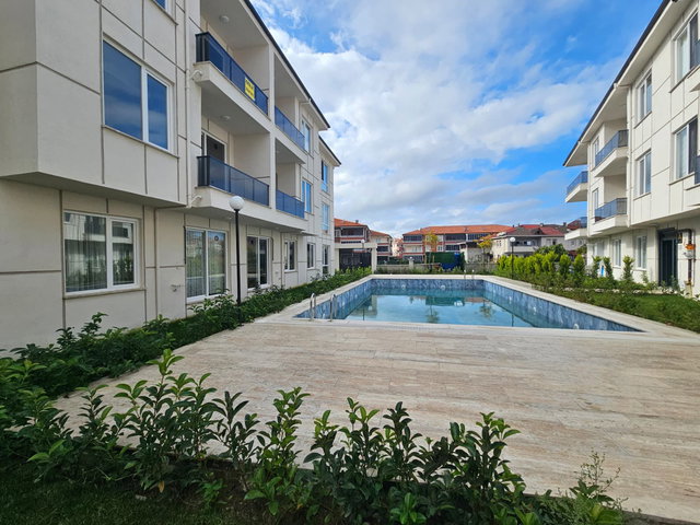 REMAX/MAVI ALIM DİNEK'DEN ÇAMLIK 5 SITESINDE SATILIK 1+1 DAIRE