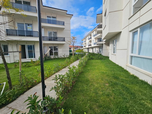 REMAX/MAVI ALIM DİNEK'DEN ÇAMLIK 5 SITESINDE SATILIK 1+1 DAIRE
