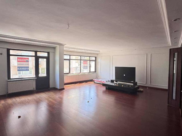 NIŞANTAŞI TEŞVIKIYEDE 220 M² BAKIMLI 4+1 SATILIK DAIRE