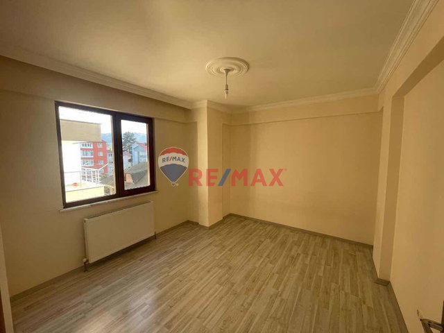 REMAX NADİR'DEN AKSU'DA GENIŞ VE KULLANIŞLI 3+1 KIRALIK DAIRE