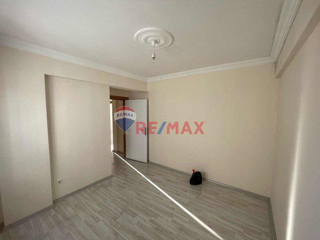 REMAX NADİR'DEN AKSU'DA GENIŞ VE KULLANIŞLI 3+1 KIRALIK DAIRE