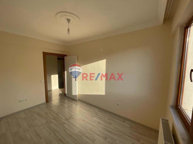 REMAX NADİR'DEN AKSU'DA GENIŞ VE KULLANIŞLI 3+1 KIRALIK DAIRE