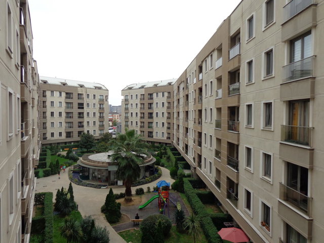 REMAX HANE- SİTE İÇERİSİNDE 1+1 ARA KAT EŞYALI BALKONLU DAİRE