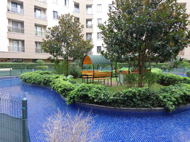 REMAX HANE- SİTE İÇERİSİNDE 1+1 ARA KAT EŞYALI BALKONLU DAİRE