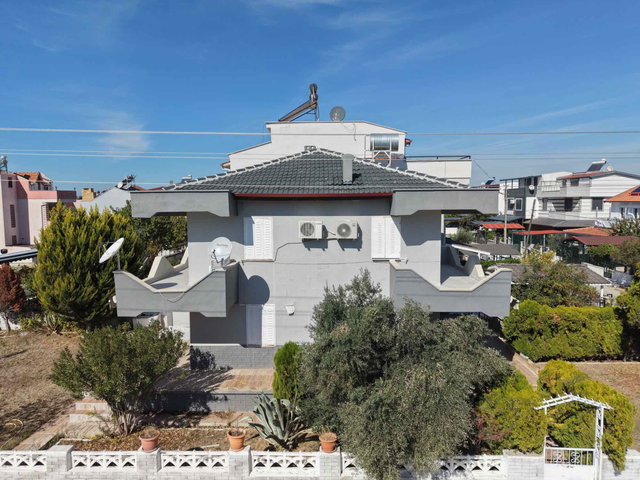 DIKILI SALIHLER MAH. GÜLKENT'DE 3+1 SATILIK KÖŞE VILLA