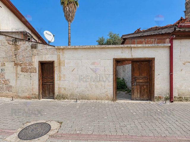 REMAX AVLU'DAN KİREMİTHANE'DE SATILIK ARSALI MÜSTAKİL EV